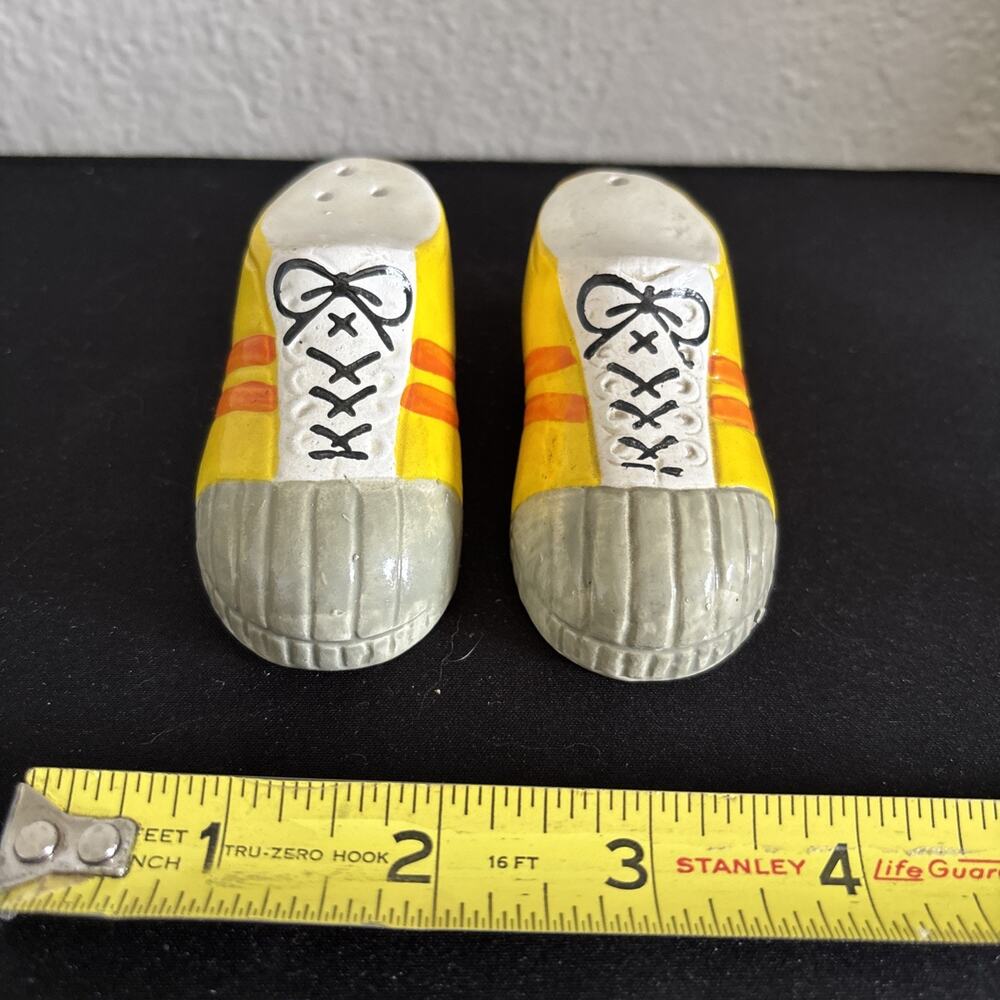 VINTAGE 1976 ENESCO YELLOW SNEEKER SHOE SALT And PEPPER SHAKER JAPAN